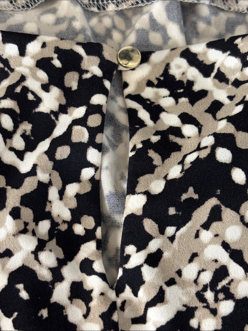 Calvin Klein Sleeveless Shell Blouse Print Black and Cream - Picture 7 of 7